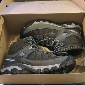 KEEN Hiking Boots